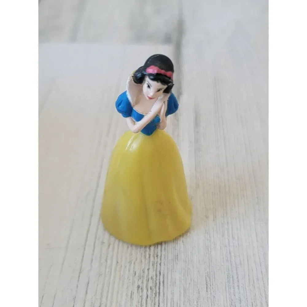 Snow White princess Disney Pixar‎ toy figure